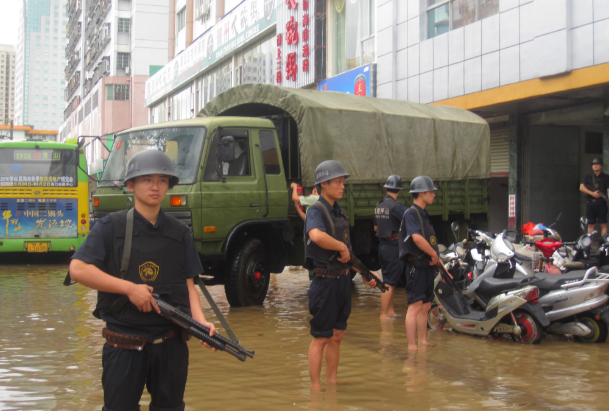 駐?？谑谐鞘芯熘ш?duì)安保服務(wù)